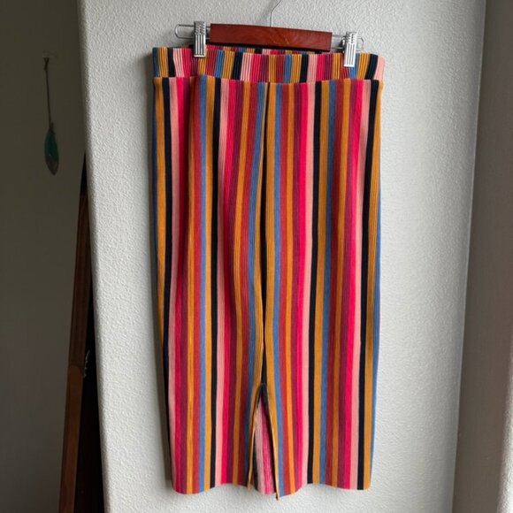 WORN ONCE - PENCIL SKIRT - Picture 2 of 4